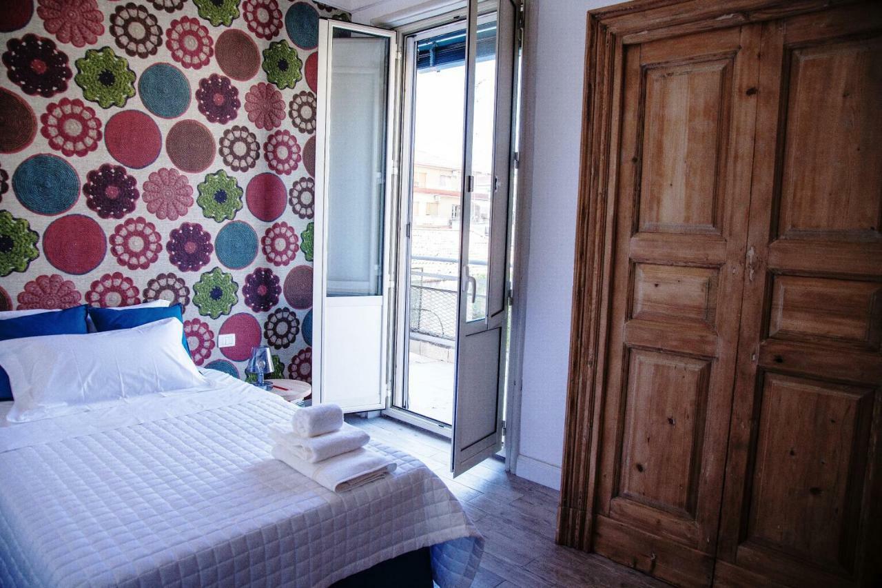 Catania Charming House Apartment ภายนอก รูปภาพ