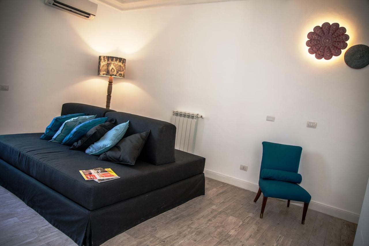 Catania Charming House Apartment ภายนอก รูปภาพ