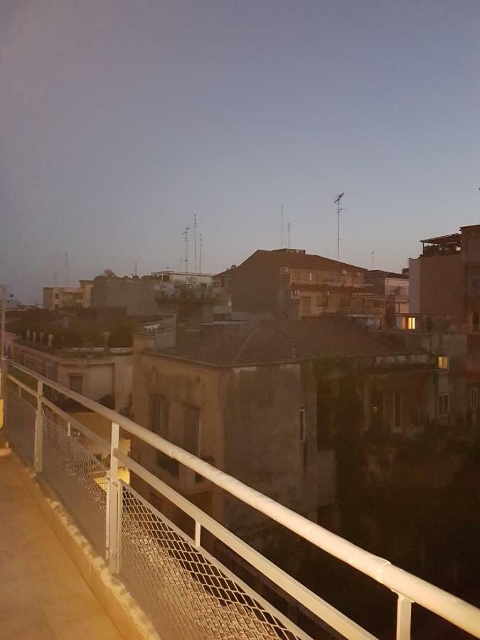 Catania Charming House Apartment ภายนอก รูปภาพ